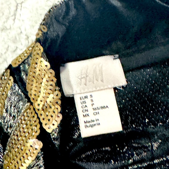 H&M Sequin Gold and Black Blazer - Picture 4 of 4